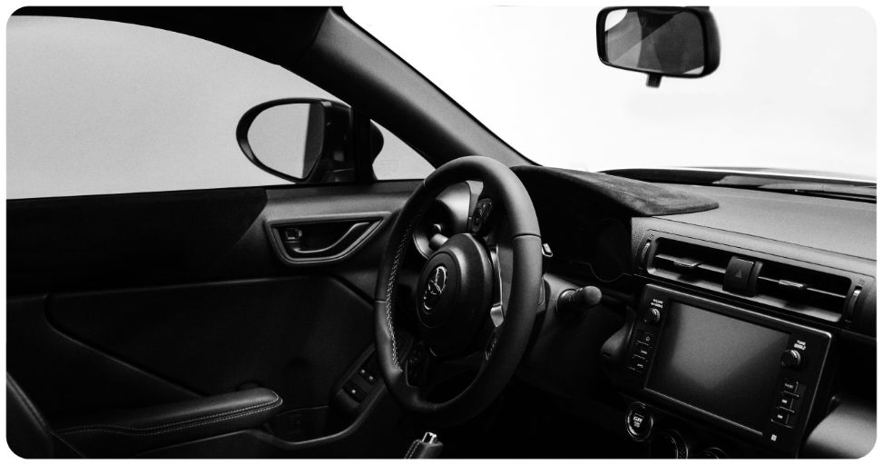 nettoyer vitre voiture grasse